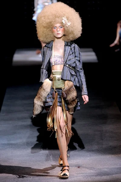 Look 46